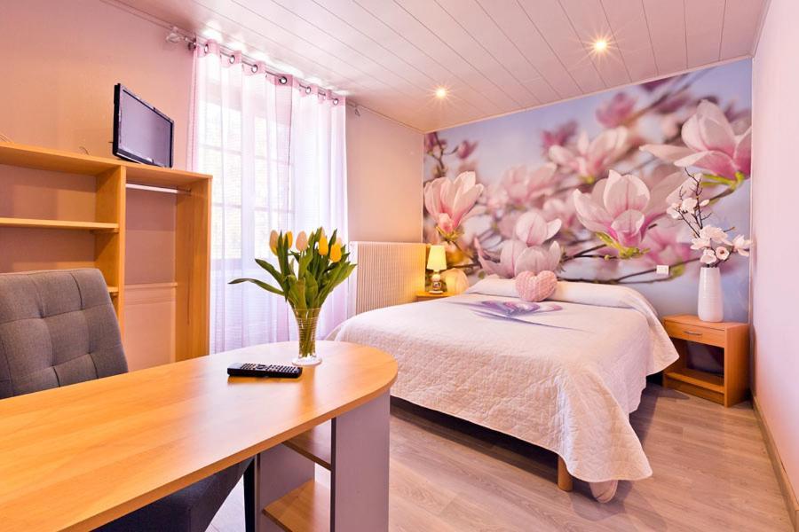 Le P'Tit Bonheur Bed and Breakfast Chilly-sur-Salins Εξωτερικό φωτογραφία