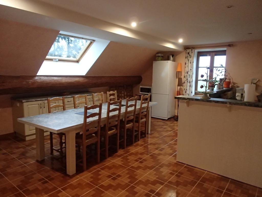 Le P'Tit Bonheur Bed and Breakfast Chilly-sur-Salins Εξωτερικό φωτογραφία