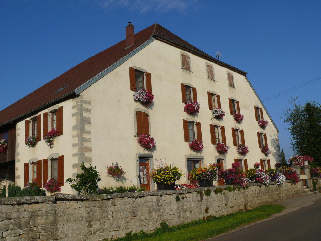 Le P'Tit Bonheur Bed and Breakfast Chilly-sur-Salins Εξωτερικό φωτογραφία