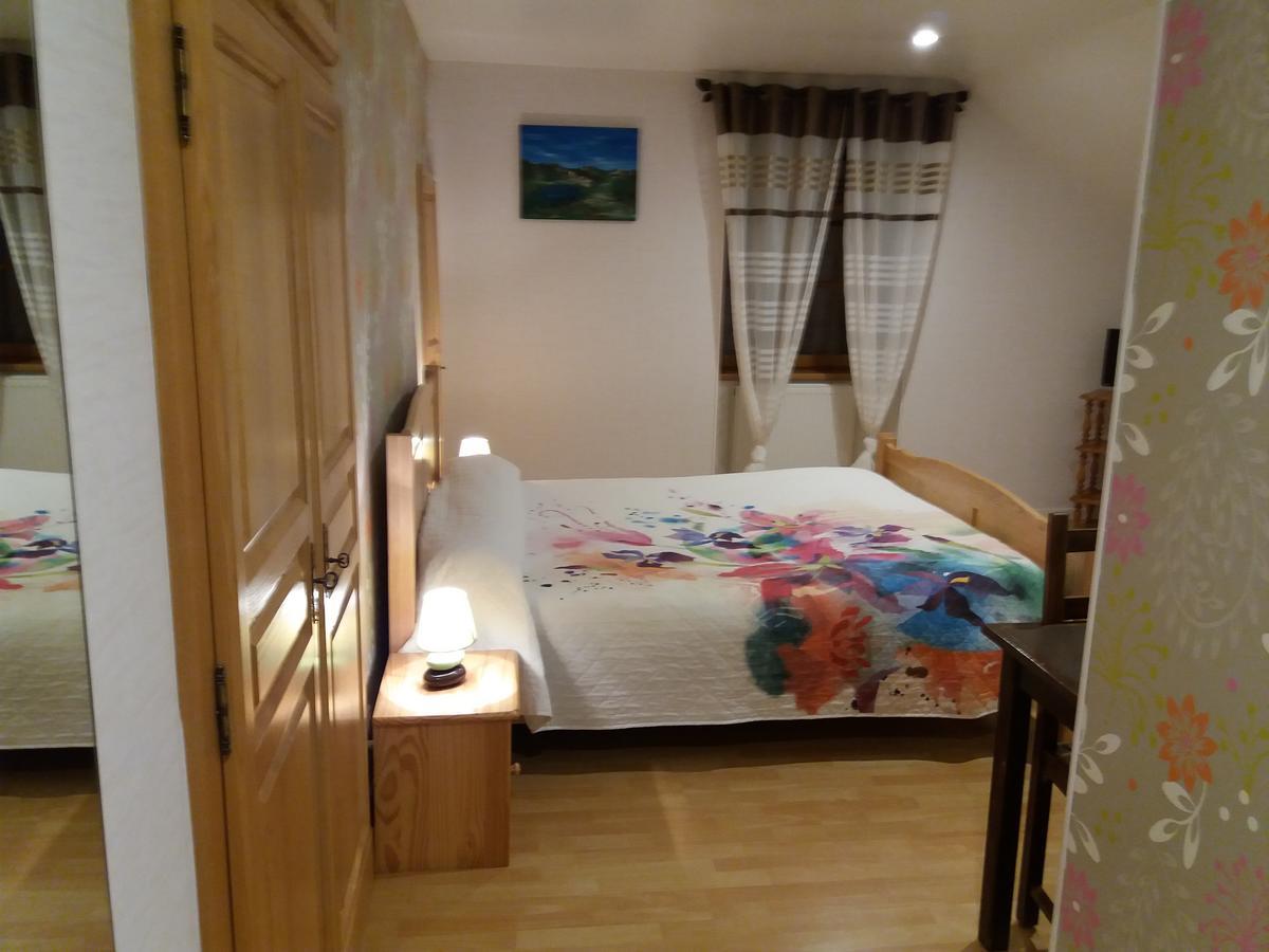 Le P'Tit Bonheur Bed and Breakfast Chilly-sur-Salins Εξωτερικό φωτογραφία